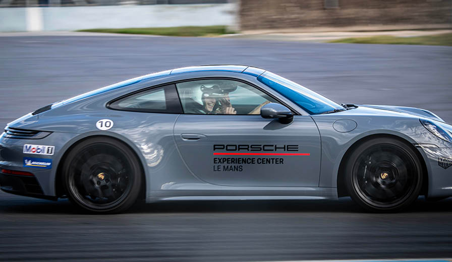 Le 2e R giment d'Infanterie de Marine (2eRIMa), est une unit de l'arm e de terre. Seul   porter 16 faits d'armes sur son drapeau, fond e en 1831 par le cardinal de Richelieu, il fait partie de la 9e brigade d'infanterie de marine de la 1er division, sa devise fid lit  et honneur, sur terre et sur mer 