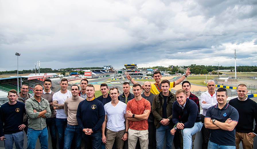 Le 2e R giment d'Infanterie de Marine (2eRIMa), est une unit de l'arm e de terre. Seul   porter 16 faits d'armes sur son drapeau, fond e en 1831 par le cardinal de Richelieu, il fait partie de la 9e brigade d'infanterie de marine de la 1er division, sa devise fid lit  et honneur, sur terre et sur mer 