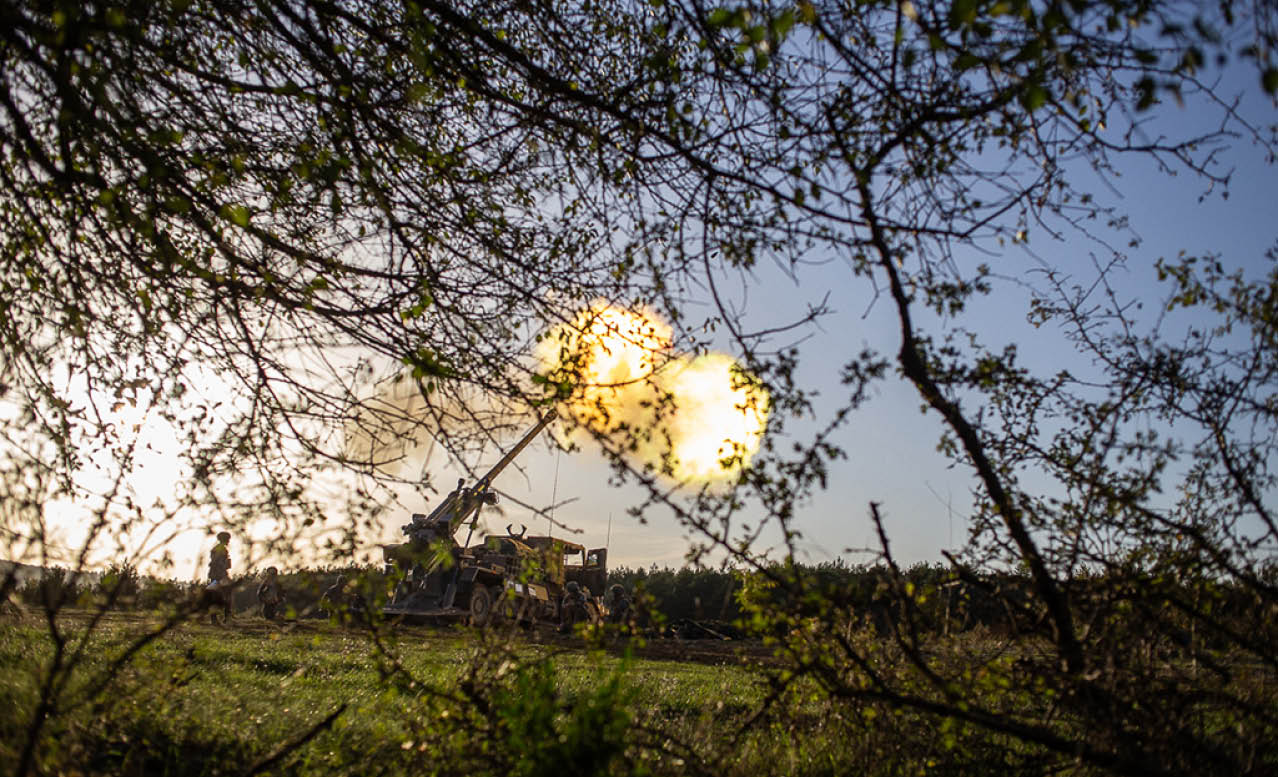 Du 23 octobre au 11 Novembre 2024, les canons dus du 3e RAMa ont grond s sur le plateau de Canjuers pendant TEMARA, un exercice de pr paration op rationnelle. De la Logistique aux pieces, ce reportage suit chaques etapes de la chaine d'artillerie.