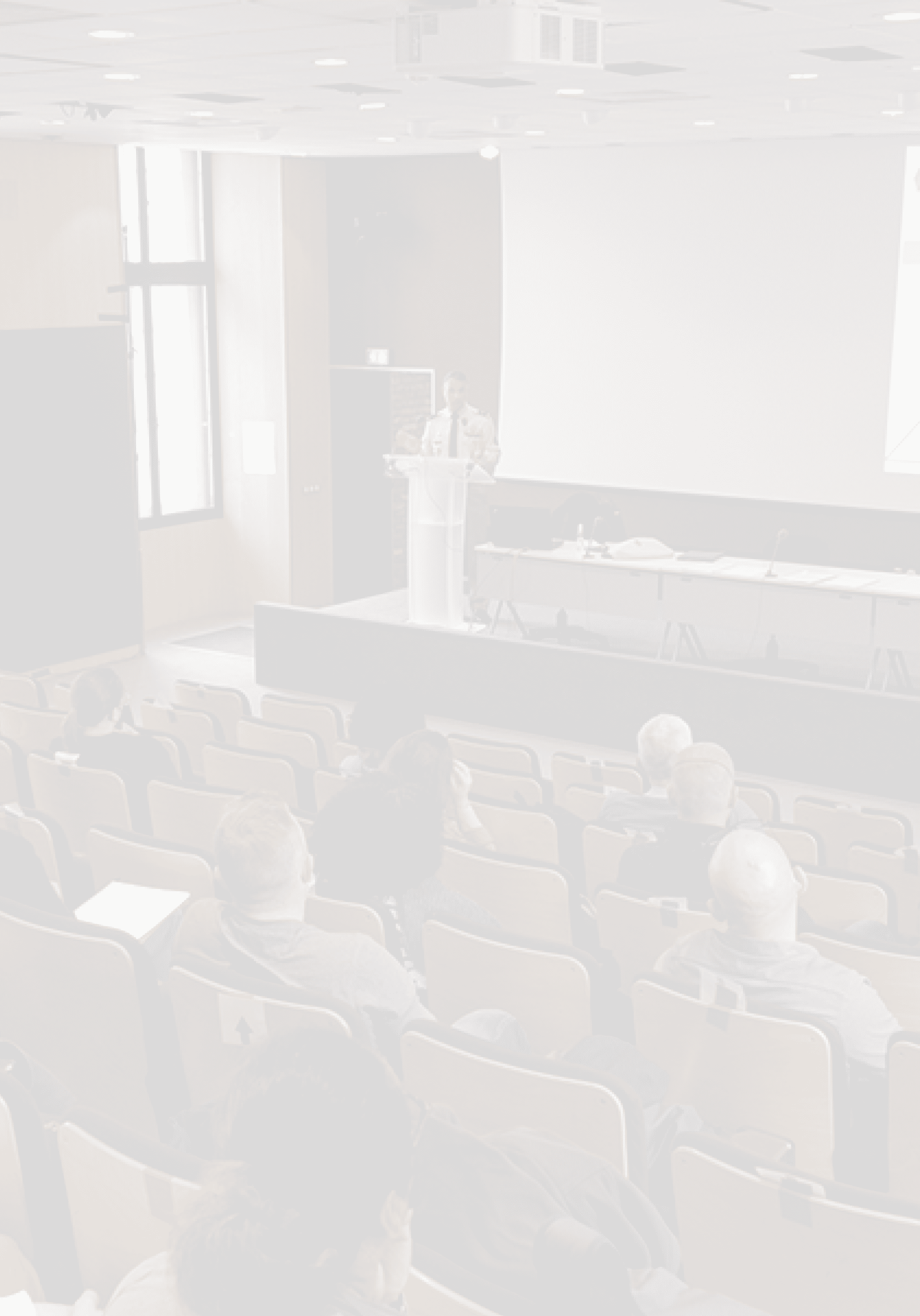 L'adjudant-chef Moala anime les JFT pour les d parts en Nouvelle cal donie/Polyn sie fran aise. Dans le cadre des d parts outre-mer, les journ es formation territoire (JFT) organis es par l'etat-major sp cialis  pour l'outre-mer et l' tranger (EMSOME) dispensent aux militaires et leur famille une information historique et culturelle sur les territoires o  ils seront projet s prochainement.