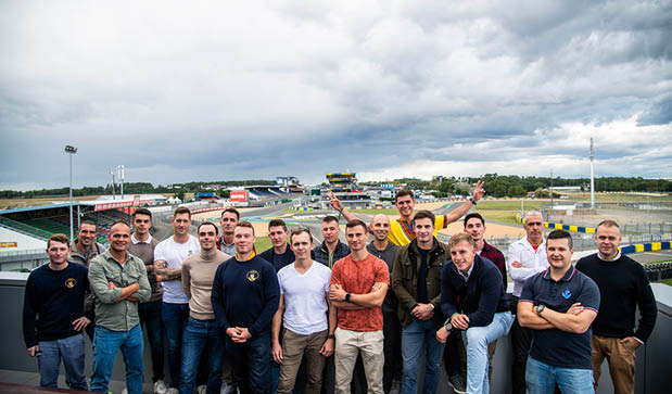 Le 2e R giment d'Infanterie de Marine (2eRIMa), est une unit de l'arm e de terre. Seul   porter 16 faits d'armes sur son drapeau, fond e en 1831 par le cardinal de Richelieu, il fait partie de la 9e brigade d'infanterie de marine de la 1er division, sa devise fid lit  et honneur, sur terre et sur mer 