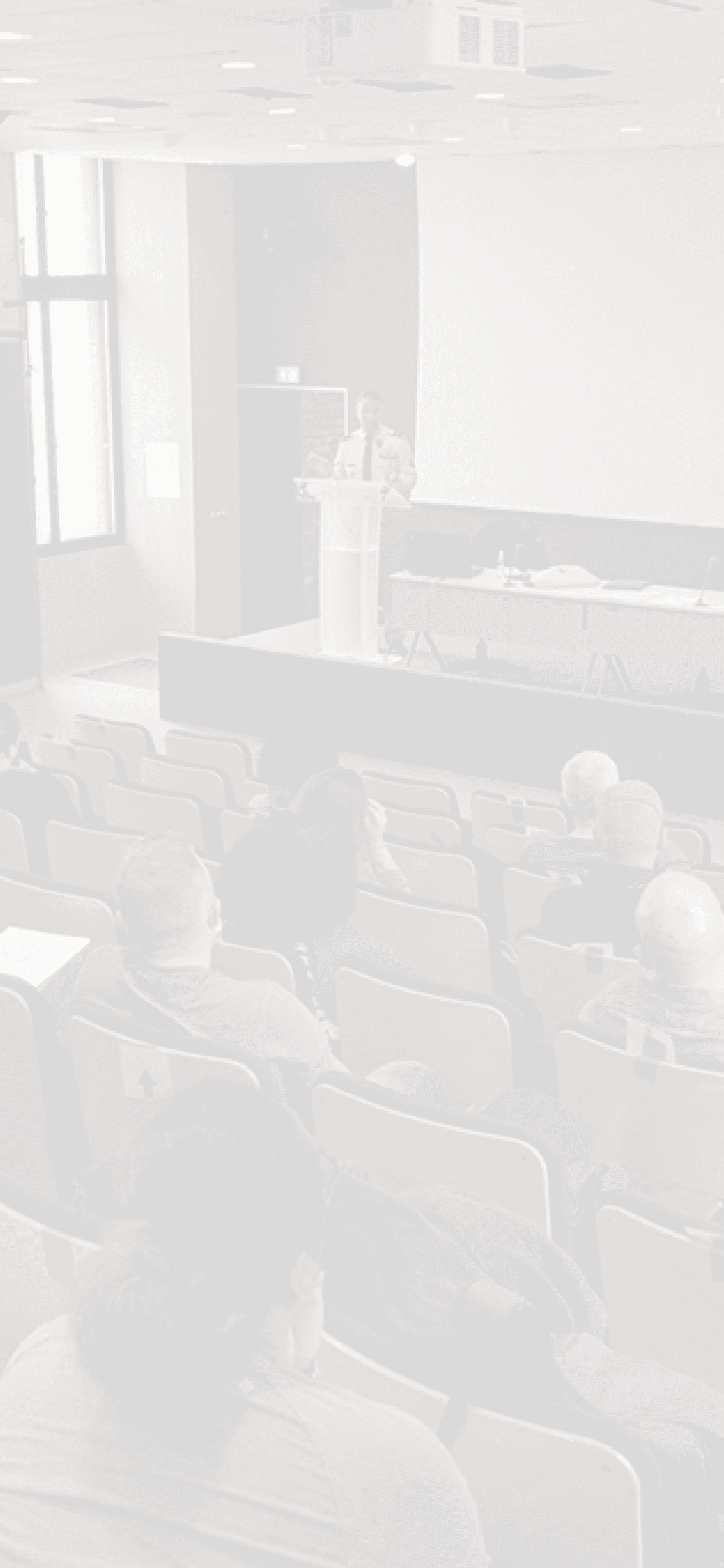 L'adjudant-chef Moala anime les JFT pour les d parts en Nouvelle cal donie/Polyn sie fran aise. Dans le cadre des d parts outre-mer, les journ es formation territoire (JFT) organis es par l'etat-major sp cialis  pour l'outre-mer et l' tranger (EMSOME) dispensent aux militaires et leur famille une information historique et culturelle sur les territoires o  ils seront projet s prochainement.