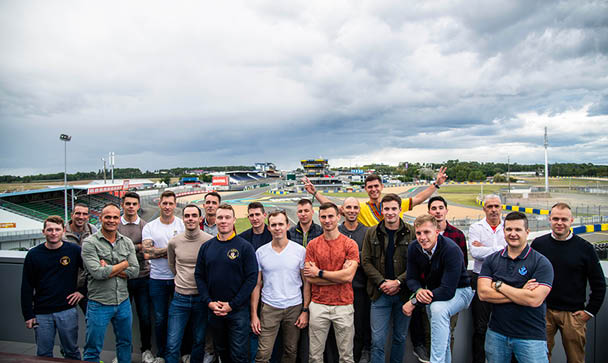 Le 2e R giment d'Infanterie de Marine (2eRIMa), est une unit de l'arm e de terre. Seul   porter 16 faits d'armes sur son drapeau, fond e en 1831 par le cardinal de Richelieu, il fait partie de la 9e brigade d'infanterie de marine de la 1er division, sa devise fid lit  et honneur, sur terre et sur mer 