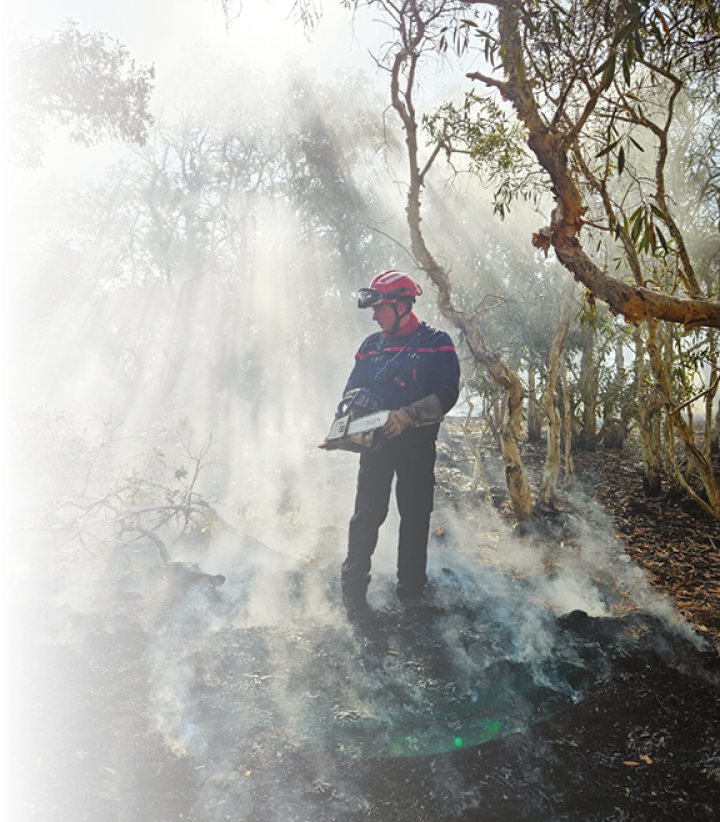 Intervention des pompiers du RSMA-NC, cadres et volontaires, sur les feux de for t entre Koumac et Paagoum ne les 18 et 19 octobre 2024