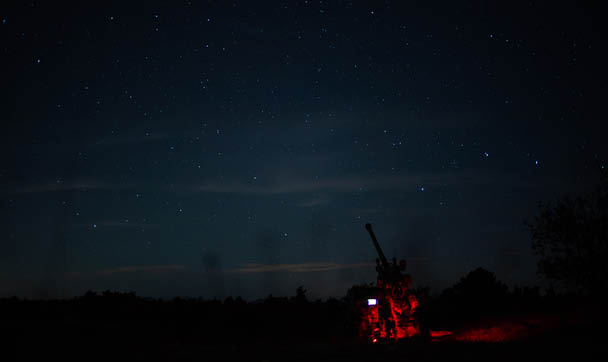 Du 23 octobre au 11 Novembre 2024, les canons dus du 3e RAMa ont grond s sur le plateau de Canjuers pendant TEMARA, un exercice de pr paration op rationnelle. De la Logistique aux pieces, ce reportage suit chaques etapes de la chaine d'artillerie.