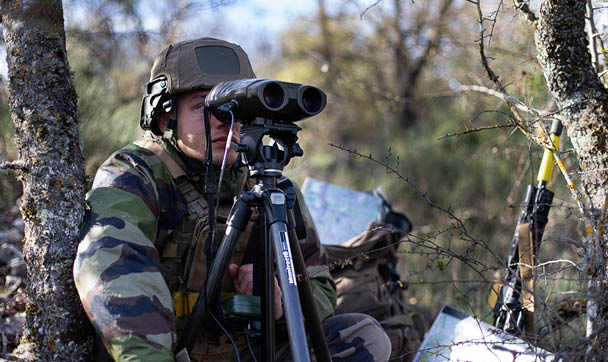 Du 23 octobre au 11 Novembre 2024, les canons dus du 3e RAMa ont grond s sur le plateau de Canjuers pendant TEMARA, un exercice de pr paration op rationnelle. De la Logistique aux pieces, ce reportage suit chaques etapes de la chaine d'artillerie.