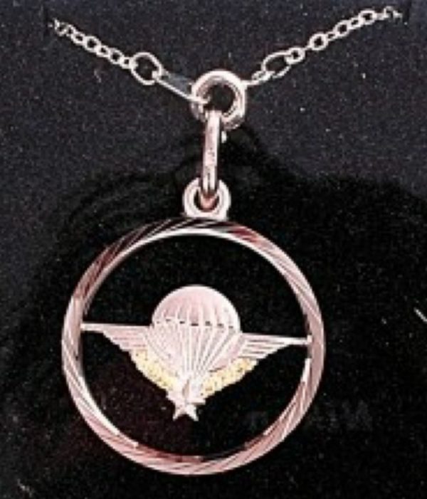 Médaille chaîne brevet para or