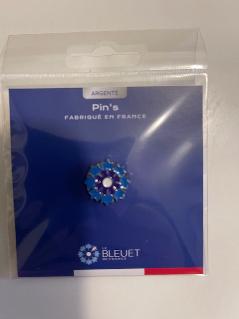 PIN'S ARGENTE LE BLEUET DE FRANCE